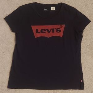 🦋 3/$30 Levi's t-shirt